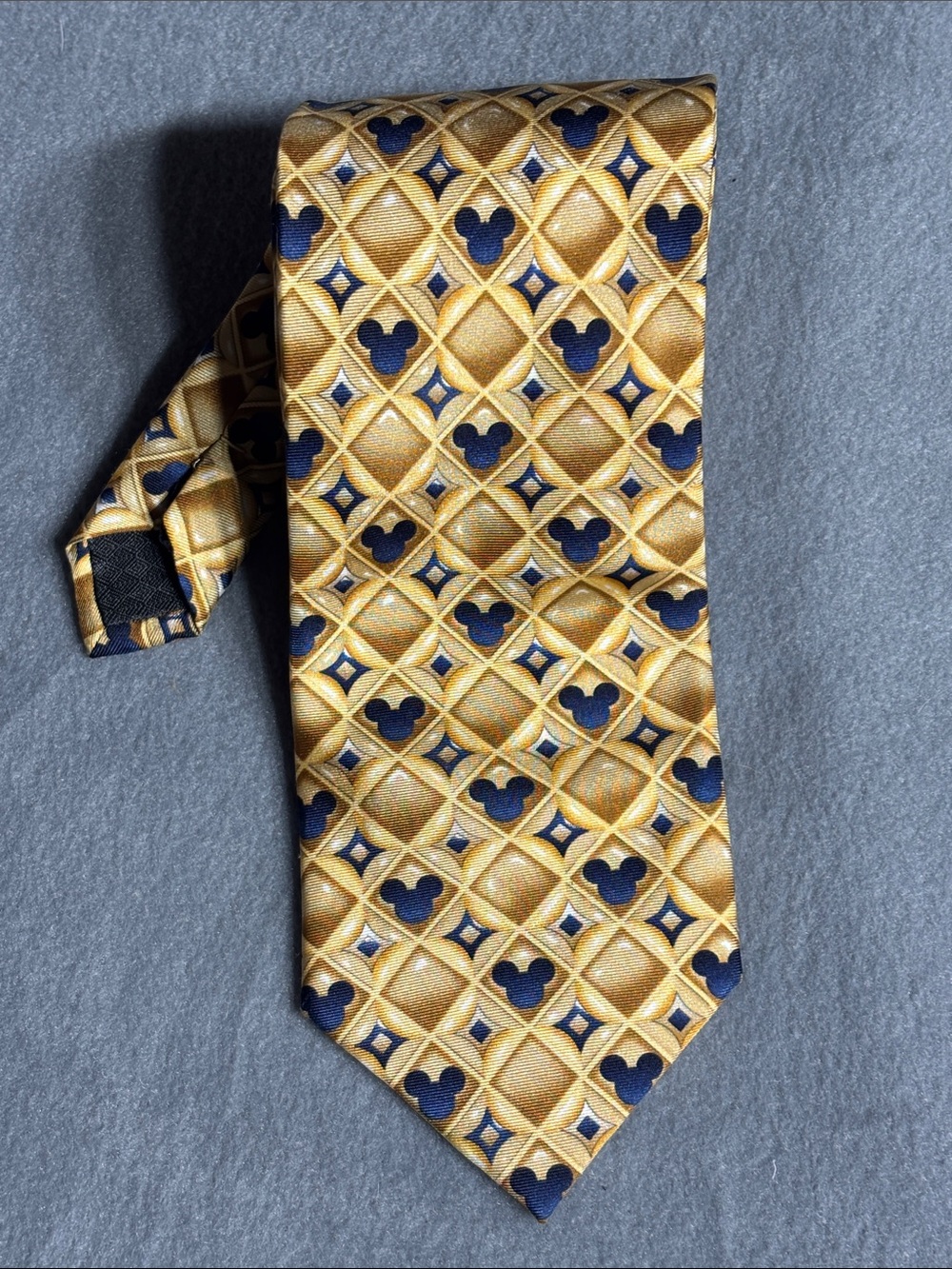 Disney Walt Disney World/DisneyLand Resort Mickey Mouse Diamond Silk Tie